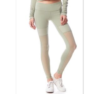 Alo Yoga Lean Legging in Sea Foam